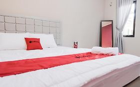 RedDoorz Syariah near Hajimena Lampung